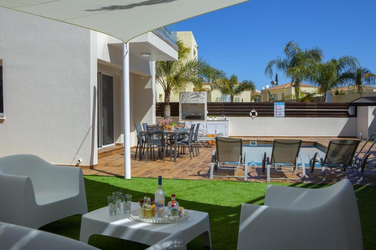 Tsokkos Family Villa - Pool Garden 2' Walk To Beach Protaras Buitenkant foto