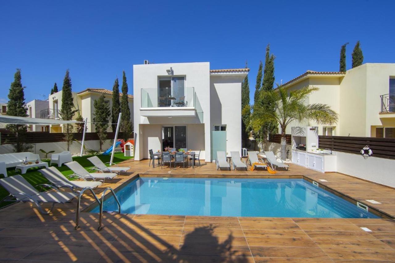 Tsokkos Family Villa - Pool Garden 2' Walk To Beach Protaras Buitenkant foto