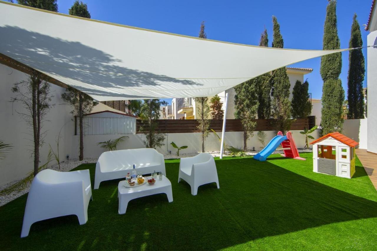 Tsokkos Family Villa - Pool Garden 2' Walk To Beach Protaras Buitenkant foto