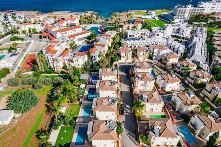 Tsokkos Family Villa - Pool Garden 2' Walk To Beach Protaras Buitenkant foto